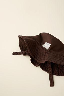 GORRO BUCKET CREATED BY CARAMEL LONDON X ZARA / Marr?n