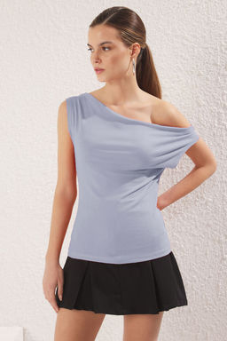 Trendyolmilla Ekru Kay?k Yaka Fitted Viskoz/Yumusak Kumasl? Esnek Orme Bluz TWOSS24BZ00090 фото 7