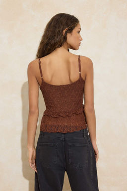 Kahverengi Fitted/Vucuda Oturan V Yaka Kolsuz Volanl?/F?rf?rl? Dantel Orme Bluz TWOSS26BZ00032 - Trendyolmilla фото 4