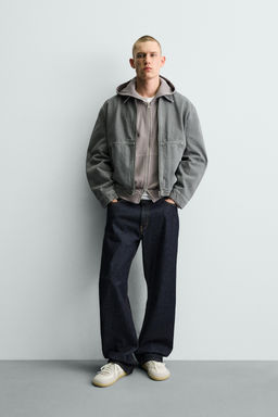 CAZADORA BOXY FIT PESPUNTES CONTRASTE / Verde gris