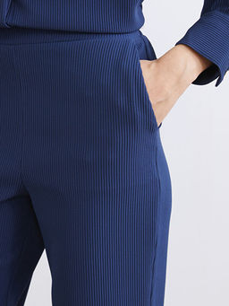 Beli Lastikli Havu? Kesim Dokulu Kad?n Pantolon