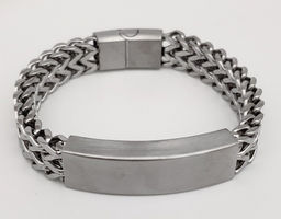 Браслет из стали