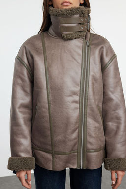 Vizon Regular Kal?p Yakas? Kemer Detayl? Peluslu Suet Biker Ceket Mont TWOAW25MO00011 - Trendyolmilla фото 3