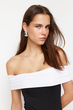 Siyah Renk Bloklu Fitted/Vucuda Oturan C?tc?tl? Esnek Orme Madonna Yaka Body TWOSS24BD00040 - Trendyolmilla фото 3