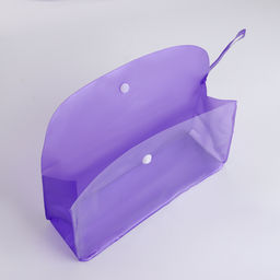 Цена за 2 шт. Косметичка на кнопке для бассейна, с ручкой, фиолетовая/прозрачная - Simaland фото 4