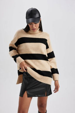 Relax Fit Bal?kc? Yaka Cizgili Kazak Tunik