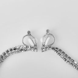 Клипсы для ушей висячие со стразами QF Лёд, классика 2 ряда, цвет белый в серебре