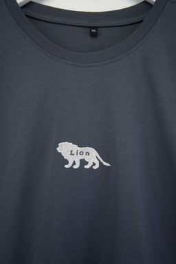 Trendyolmilla Man Buyuk Beden Koyu Kahverengi Oversize Hayvan Bask? ve Nak?sl? %100 Pamuklu T-Shirt TMNSS24BF00018  фото 11
