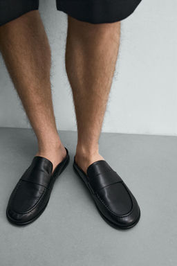 MOCAS?N DESTALONADO PIEL / Negro - Zara фото 3