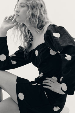 Vestido off-the-shoulder