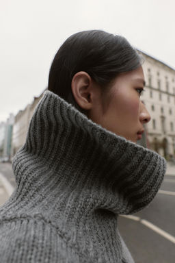 OVERSIZED KNIT HIGH NECK JUMPER - Zara фото 5