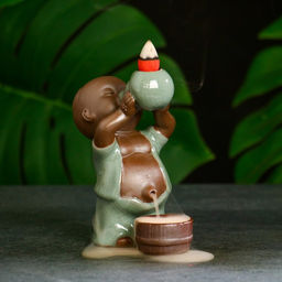 Подставка для благовоний TAKE IT EASY «Мальчик пьет», стелющийся дым, 13×8×9 см