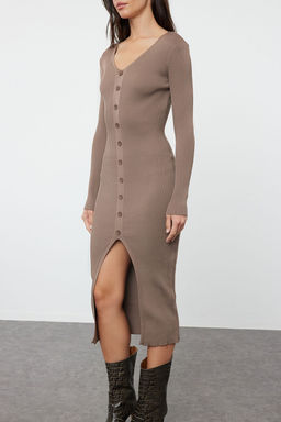 TRENDYOLMILLA Kahverengi Midi Triko Bodycone Elbise TWOAW25EL00045  фото 4