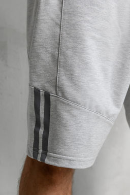 Спортивные шорты