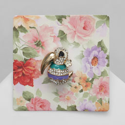 Брошь Птичка необычная, цветная в золоте