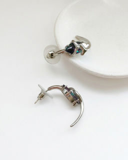 Стильные серьги