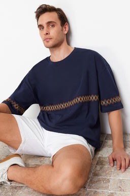 TRENDYOL MAN Tas Oversize/Genis Kesim K?sa Kollu Islemeli %100 Pamuklu T-Shirt TMNSS21TS1889 - Trendyolmilla фото 4