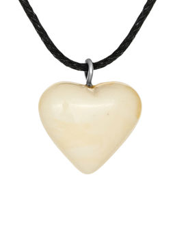 Кулон-сердце из натурального молочно-белого янтаря