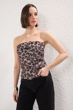 _ok Renkli Leopar Desenli Straplez Fitted Drapeli Dokuma Dokuma Bluz TWOSS24BZ00348