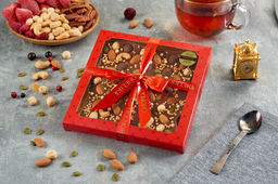 Шоколад молочный с украшением Ореховый фейерверк 180 гр - Chokodelika фото 3