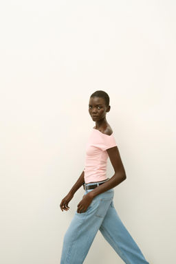 CAMISETA CUELLO BARCO / Rosa empolvado - Zara фото 3