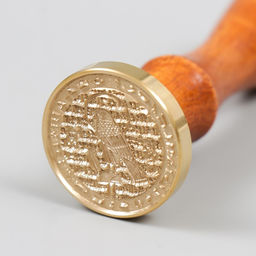 Печать для сургуча с деревянной ручкой «Ястреб» 3×3 см