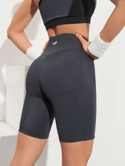 Велосипедки с высокой посадкой и широким моделирующим поясом