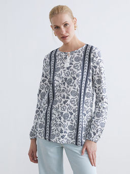 Ba?lamal? Yaka ?i?ekli Bluz