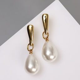 Серьги с жемчугом Грейс пухлая капля, цвет белый в золоте