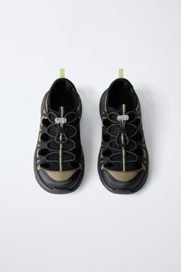 ZAPATILLA DEPORTIVA CANGREJERA / Negro