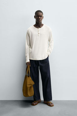 HEMP AND VISCOSE BUTTON-NECK T-SHIRT