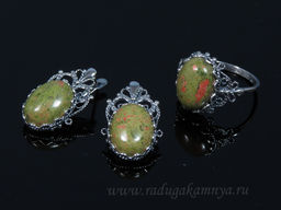 Кольцо Серьги с унакитом размер 17.