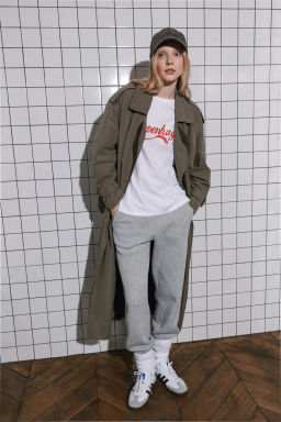 Белый лонгслив с красным принтом-надписью - Incity фото 2