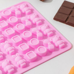 Форма для мармелада Игрушки, силикон, 20,7?13,7?1 см, 48 ячеек, цвет МИКС - Доляна фото 2