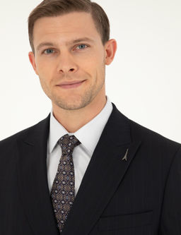 Темно-синий двубортный костюм приталенного кроя в полоску - Cacharel фото 2