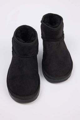 Siyah Ici Kurklu Yuvarlak Burun Duz Topuklu Kad?n Bot TAKAW26BO00001