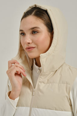 Жилет пуховый Бежевый/Белый