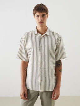 Regular Fit K?sa Kollu ?izgili Erkek G?mlek