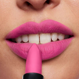 Увлажняющая матовая губная помада Ultra Colour