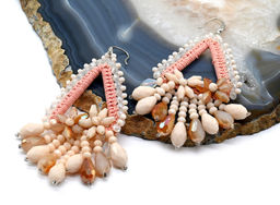 Серьги ручной работы с цирконами в оплетении цв.персиковый