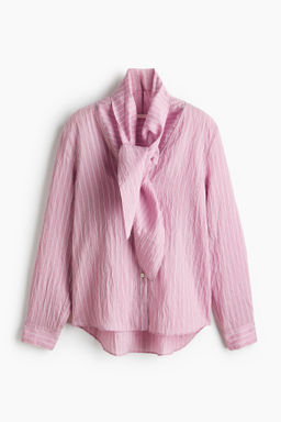 Camisa con cuello fular