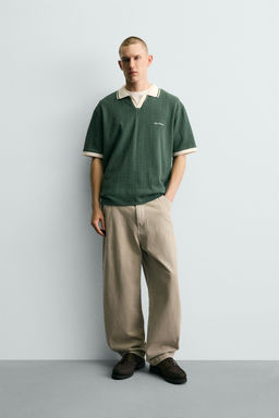 POLO JACQUARD VERTICAL BORDADO / Verde