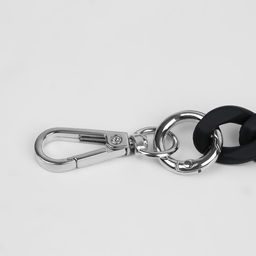 Цена за 2 шт. Цепочка для сумки, с карабинами, пластиковая, 23 17 мм, 30 см, цвет чёрный/серебряный - Арт узор фото 2