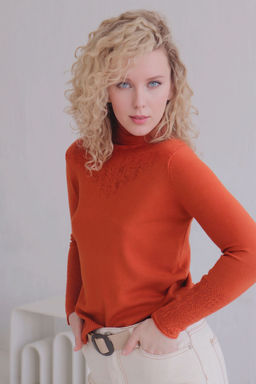 12206 Свитер с ажурной кокеткой терракотовый - Martichelli фото 2