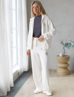 D49.131 Джемпер женский молочный