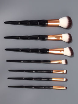 Набор кистей для макияжа SMOKY, 7 шт., чёрный