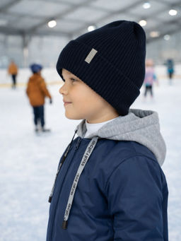 Шапка вязаная темносиняя