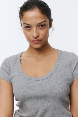 Camiseta acanalada con escote en U - H&m фото 7