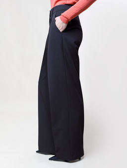 D24.284 Брюки женские черный