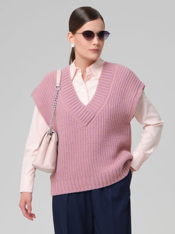 Жилет вязаный